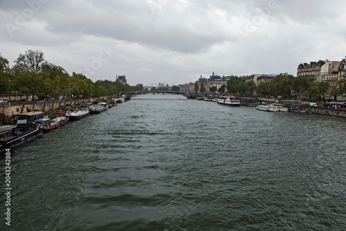 An urban image in the city of Paris