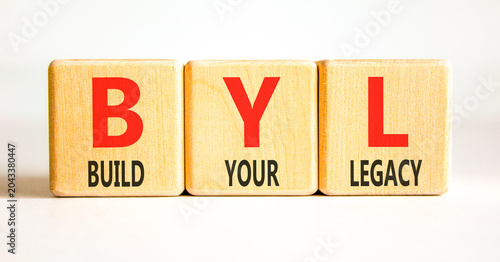 Foto BYL build your legacy symbol