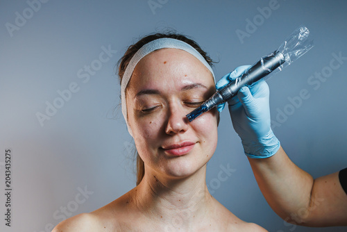 Canvastavla Cosmetology appointment taking place in a beauty salon with a woman receiving a