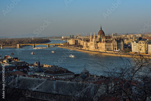 Foto hungarian parliament in budapest