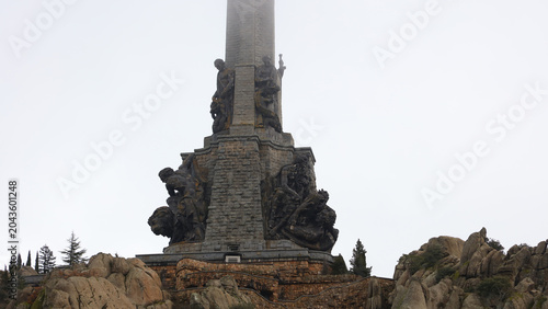 Cruz de la Basílica Pontificia de la Santa Cruz, Valle de Cuelgamuros o Valle de Los Caídos