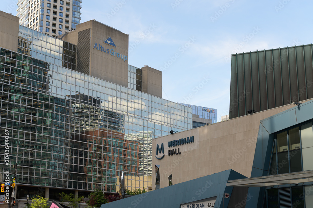 Naklejka premium architectural textures and patterns at Altus Group, a real estate consultant group, and Meridian Hall, a performing arts theatre located at the northeast and southeast corners of Yonge St and Front St