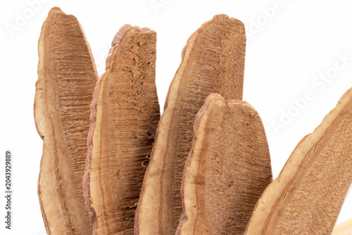 Foto Traditional Chinese Medicine Ganoderma Sliced on White Background