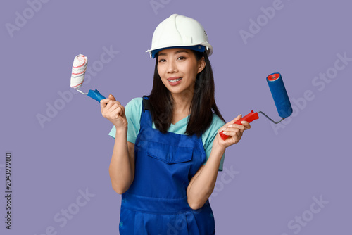 Female Asian painter with r...