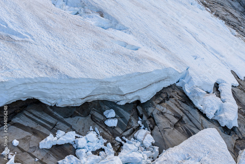 Obraz na płótnie Aerial View of Fractured Glacier Ice and Exposed Bedrock on a Coastal Mountain i