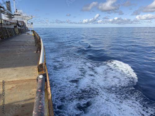 Принти на полотні ship proceeding in a calm ocean