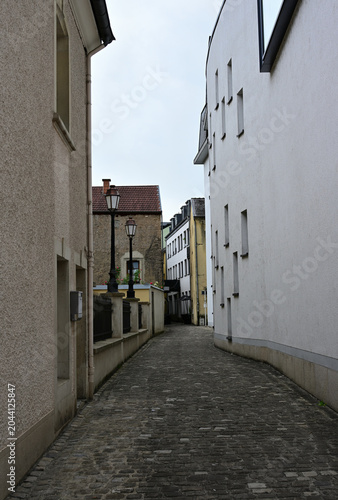 Gasse und Laterne in Echternach, Luxemburg