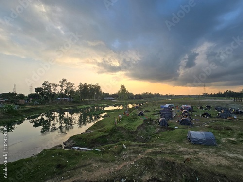 Canvas-taulu A view of temporary houses belonging to the Bede community in Bangladesh, showca