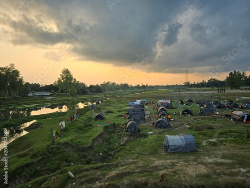 Fotografie A view of temporary houses belonging to the Bede community in Bangladesh, showca