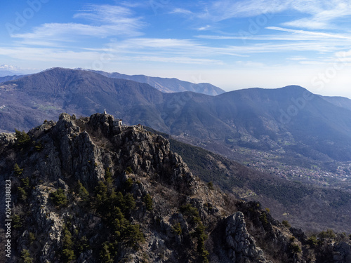 Tableau sur toile View of the summit of Rocca Sella (Caprie - Italy)