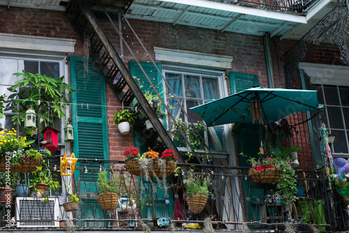 Tableau sur toile Balcones decorados en el centro de Nueva Orleans, en Estados Unidos