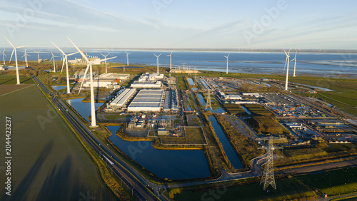 Tableau sur toile Data center campus powered by numerous wind turbines