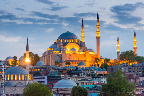 Foto Istanbul city evening sunset landscape, Hagia Sophia mosque at sunset in Istanbu