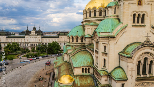 Fotografía aerial drone view of St Alexander Nevsky Cathedral in Sofia city center, showing