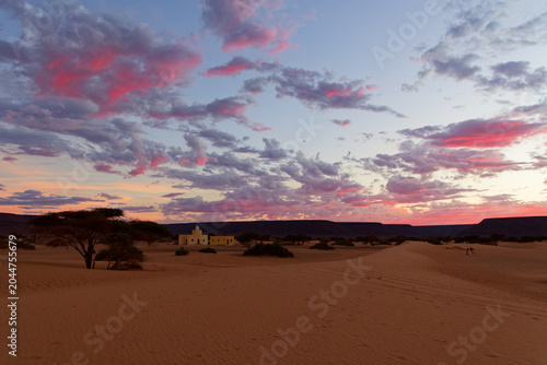Valokuva Sunset near the nomadic village of Al Bayyedh, Mauritania