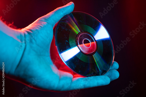 Fotografía Cd hold in hand