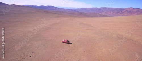 Foto camioneta avandonada en Desierto