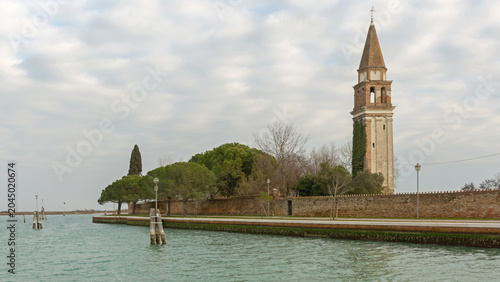фотографія Leaning Bell Tower of Saint Michael the Archangel Church at Island Mazzorbo Vene
