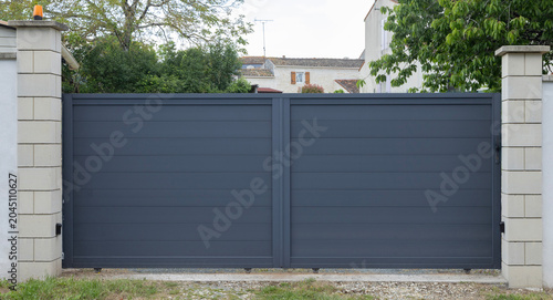 Slika na platnu Portail en aluminium d'une maison
