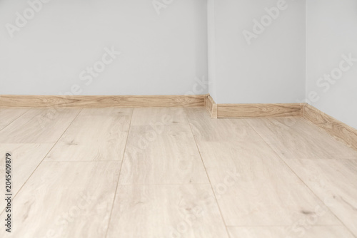 White wall decorated with w...