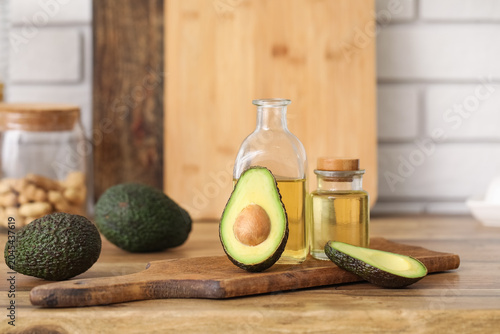 Bottles of fresh avocado oi...