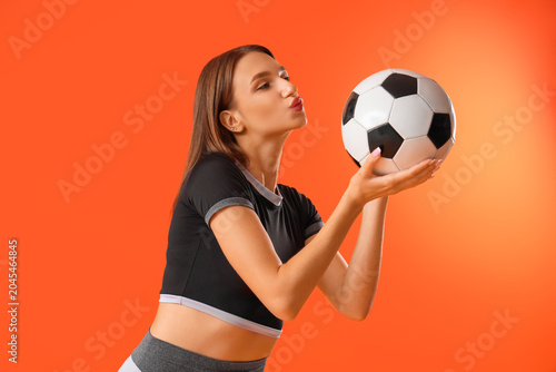 Beautiful young sporty woma...