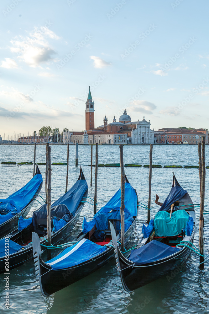 Obraz premium Gondolas moored on Venice lagoon