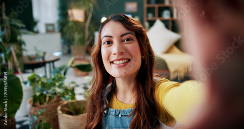 Cuadro en lienzo Selfie, botany and woman with portrait in home for potted plant, blog and growth for horticulture