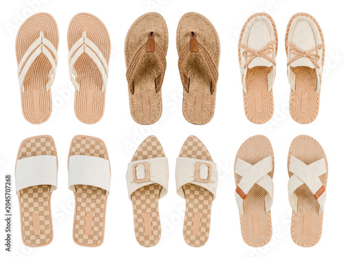 Fotografía Variety of elegant women's summer sandals and casual flip-flops.