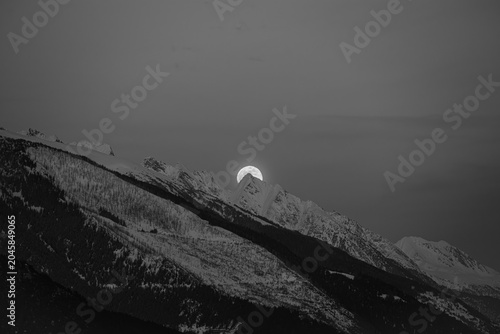 Quadro su tela full_moon_rising_snowy_mountain_BW
