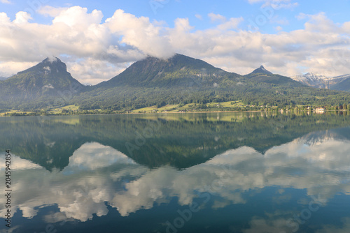 Wunderschöner Wolfgangsee; Blick von St. Wolfgang auf Sparber, Bleckwand und Wieslerhorn