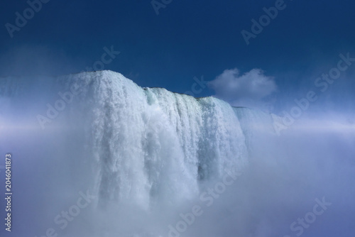 Konstfotografi niagara falls from the water