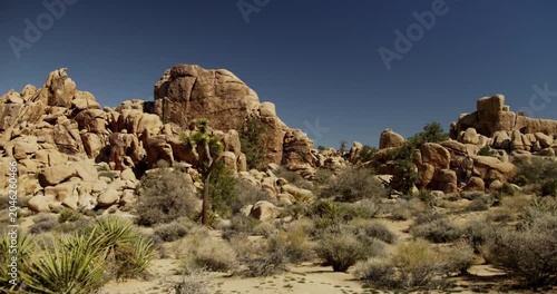 4K Rock Formations: Dramatic Desert