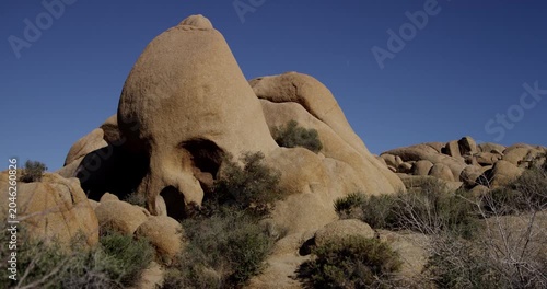 4K Rock Formations: Dramatic Desert