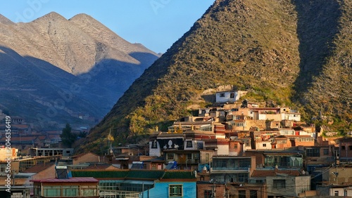 Fotografie Tibetan villages on the hillside