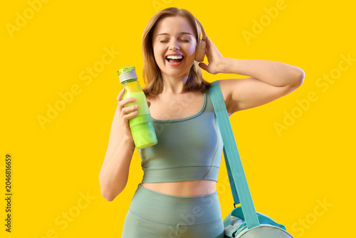Sporty young woman with pro...