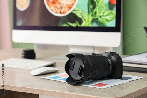 Camera with color palette o...