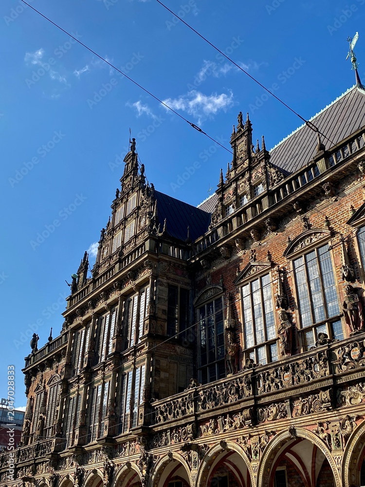 Obraz premium Panoramic view of the Bremen Town Hall on the central square. Bremen, Germany.