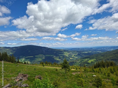 Blick von der Mönichkirchner Schwaig bis in Wiener Becken 