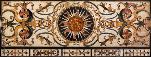 Foto Pistoia - The IHS initials in the stone floral mosaic (Pietra dura style) iin the Cathedral of San Zeno by unknown artist