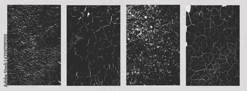 Foto Set of four cracked and weathered surface textures, including fissured earth, wo