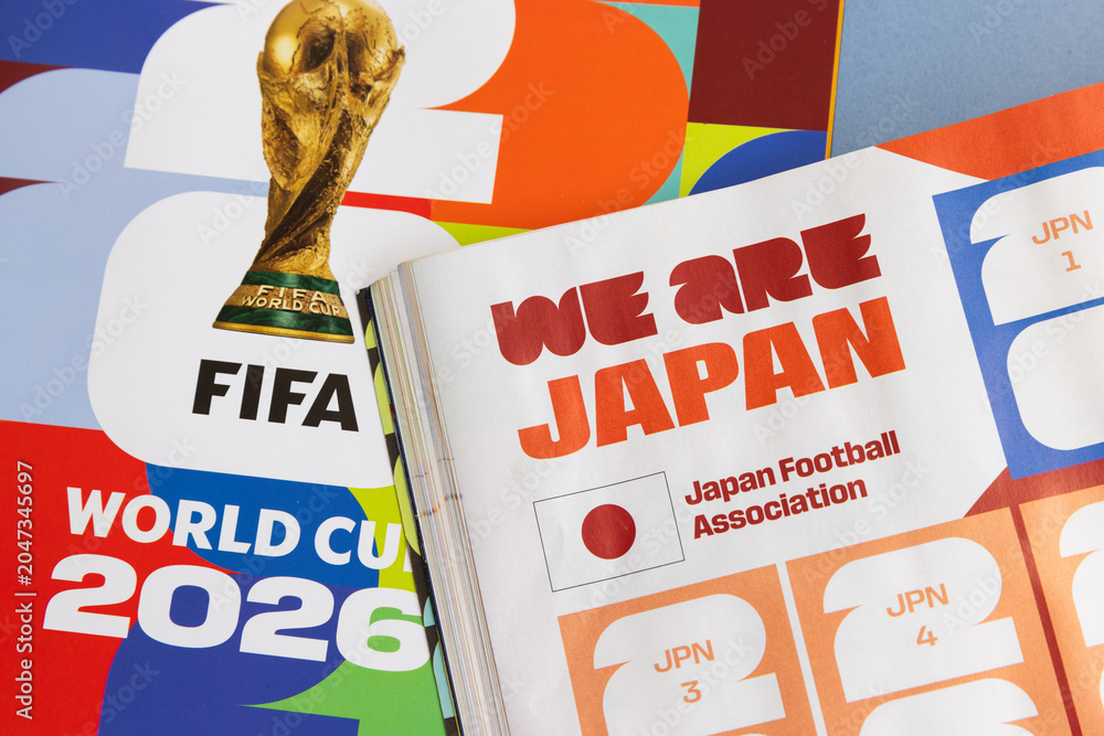 Naklejka premium LONDON, UK - JUNE 2026: japan team page with flag in the 2026 world cup sticker book