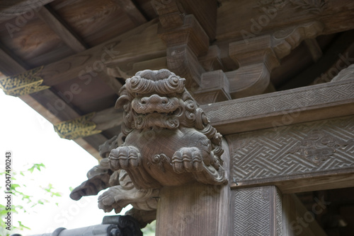 Canvastavla Japan's Nikko Tosho-gu Shrine in Nara on a cloudy winter day