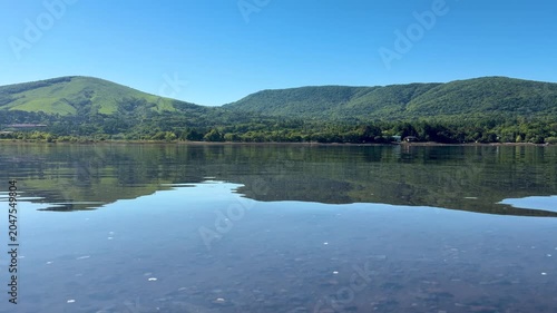 富士五湖のひとつ山中湖で眺める初夏の湖と山々が織りなす絶景