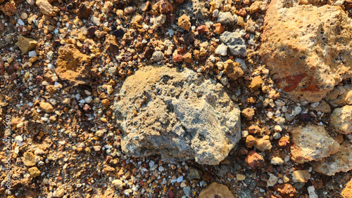 Foto Copper-bearing pyrite ore exposure in the Espiye mining district, known for sulfide mineralization