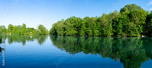 Fotografie Chateau-Thierry, France - 05 01 2026: Panoramic view of the Marne river and tree