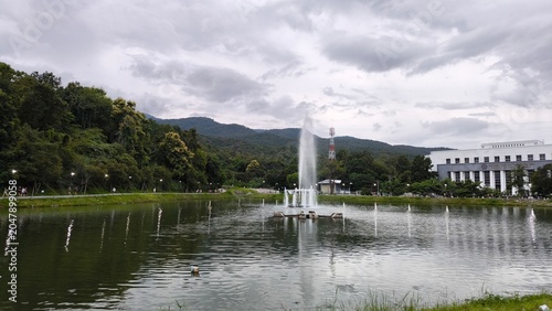 Εκτύπωση καμβά Reservoir with fountain and mountains at Chiang Mai University