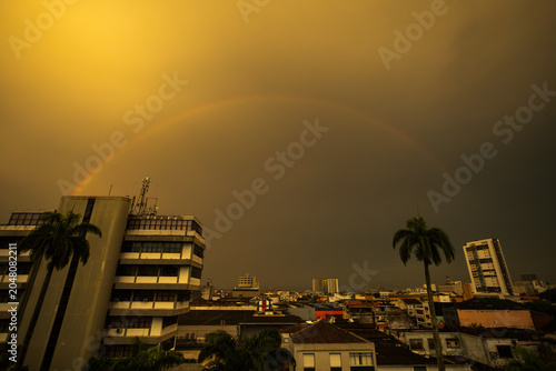 árco-íris na cidade