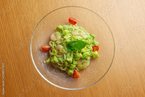 アボカドと海老の冷製ジェノベーゼパスタ レストランの夏ランチ | Cold Genovese Pasta with Shrimp for Summer Restaurant Lunch
