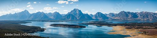 Foto Aerial view of Jackson Lake and Moran Mountain in Grand Teton National Park, USA